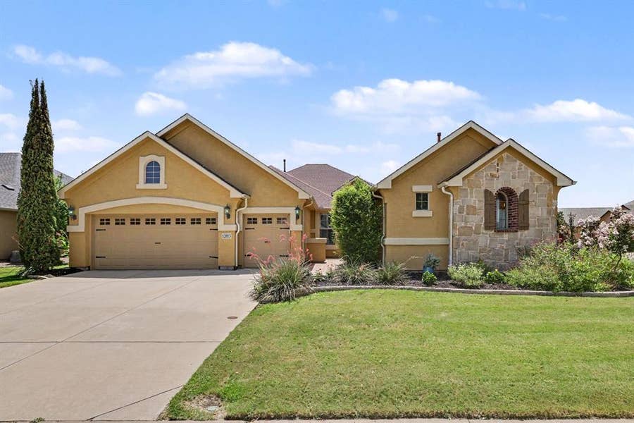 Property photo for 12013 Lockhart Court, Denton, TX