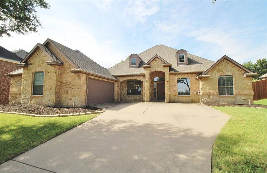 Property photo for 2610 Tall Meadows Drive, Midlothian, TX