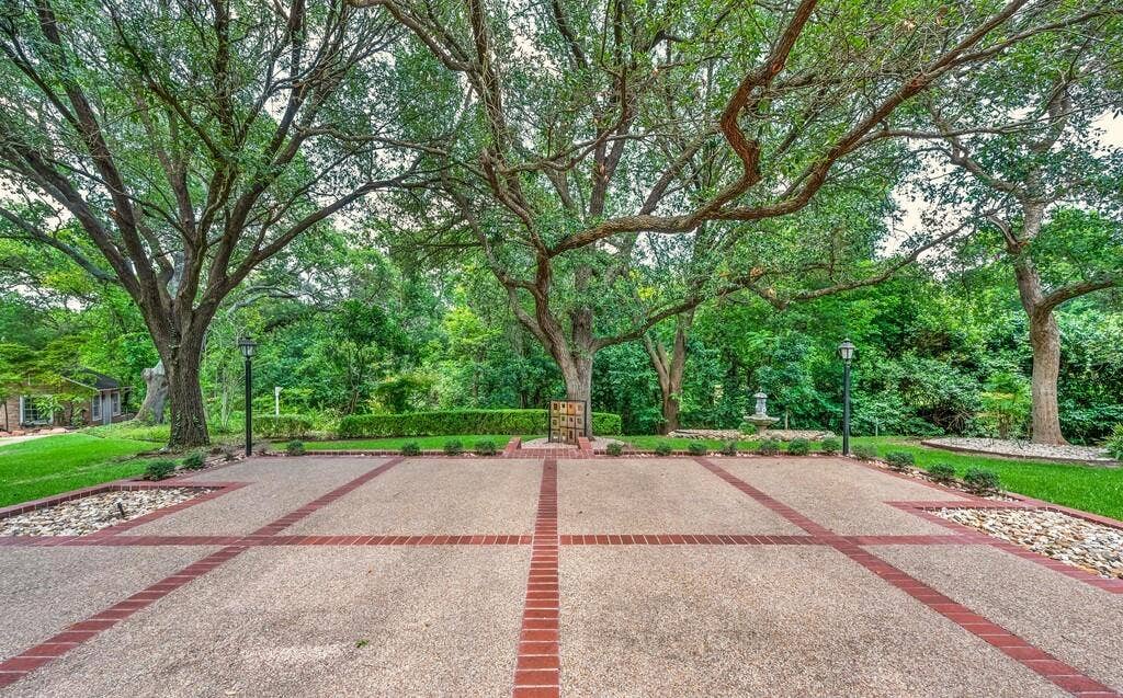 2825 Lake Air Drive, Waco, TX 76710 2825 Lake Air Drive, Waco, TX 76710