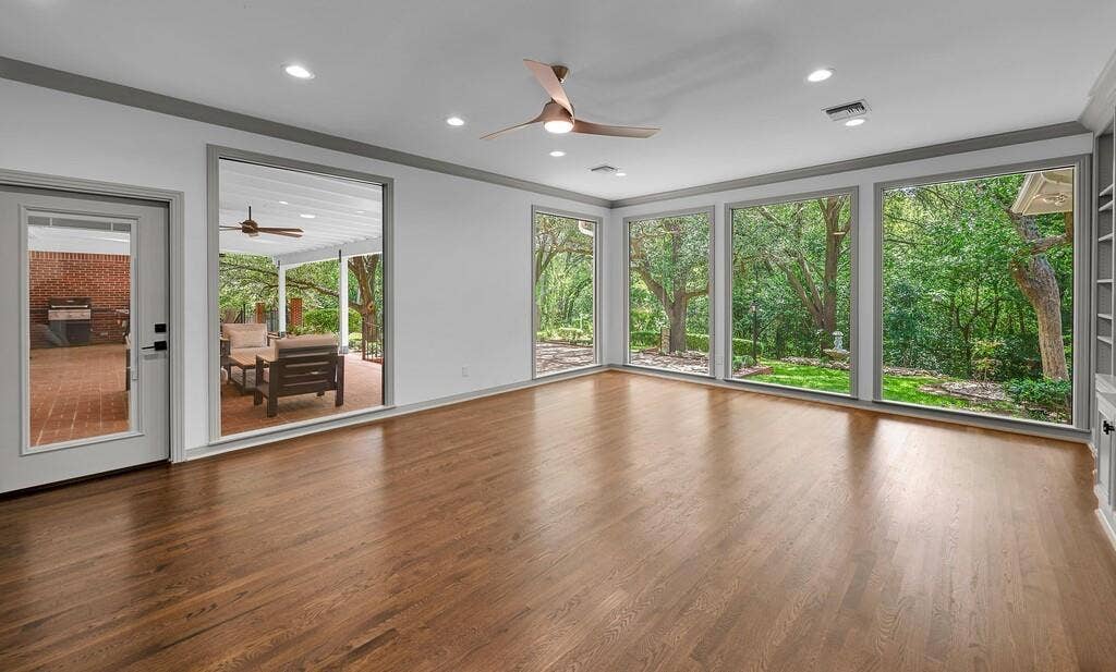 2825 Lake Air Drive, Waco, TX 76710 2825 Lake Air Drive, Waco, TX 76710