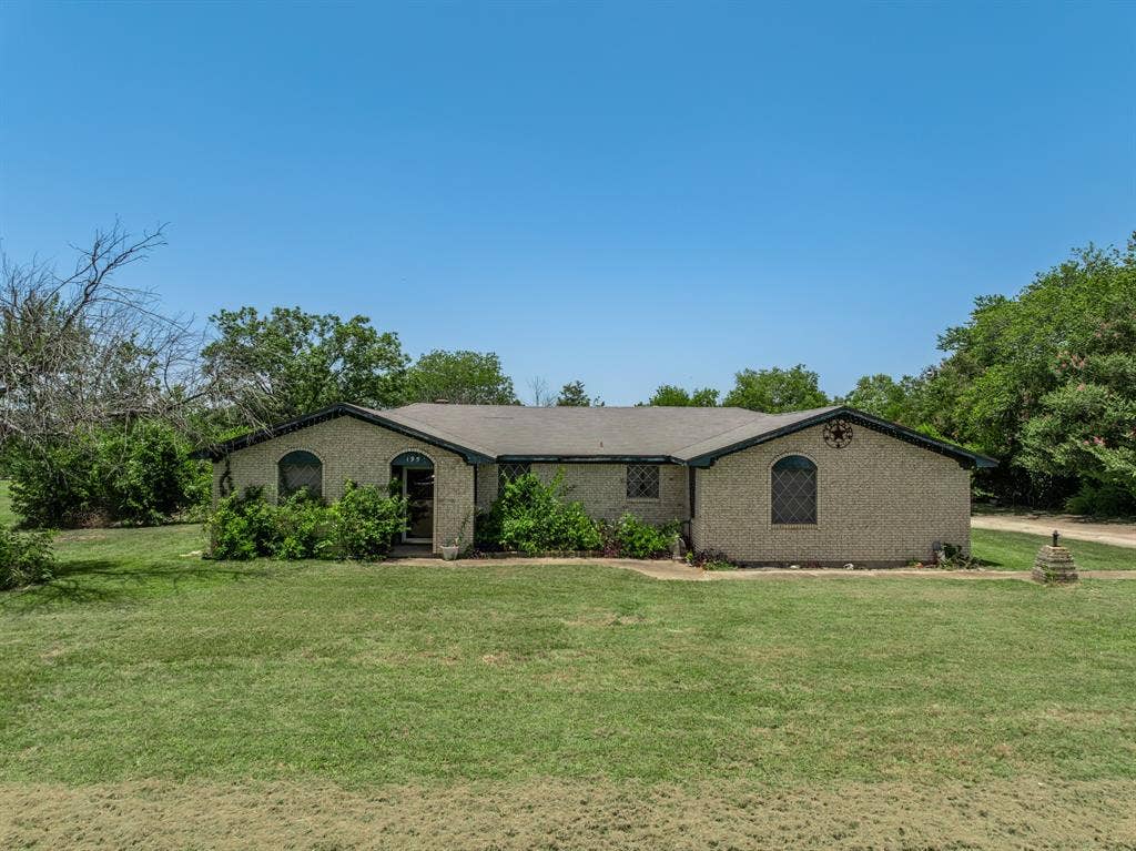 195 Amy Joy Drive, China Spring, TX 76633 195 Amy Joy Drive, China Spring, TX 76633