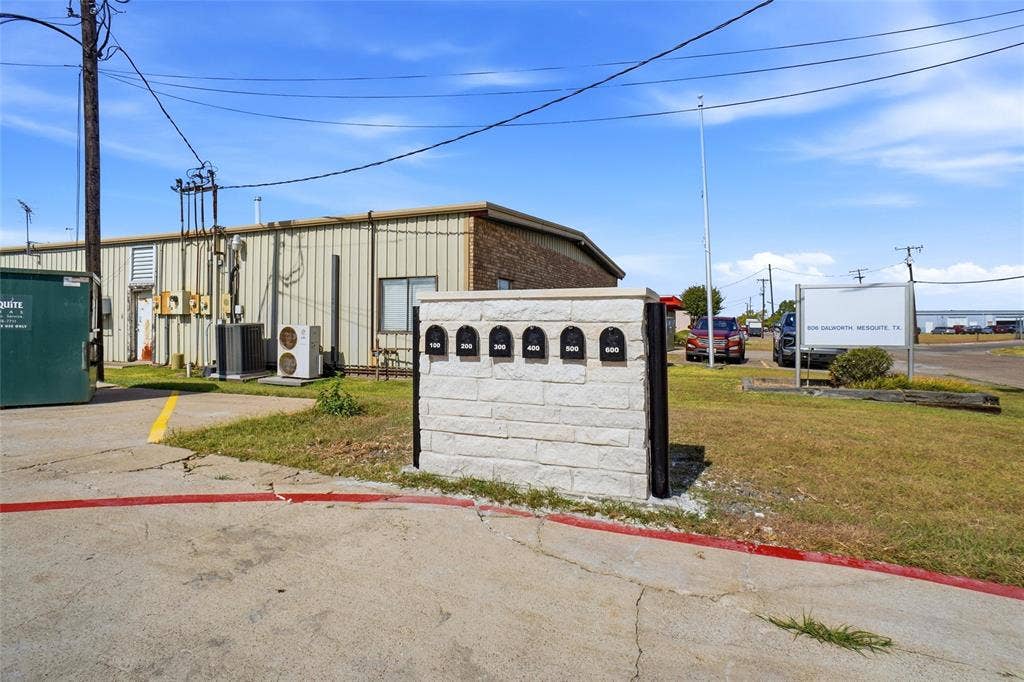 742 Dalworth Drive, #200, Mesquite, TX 75149 742 Dalworth Drive, #200, Mesquite, TX 75149
