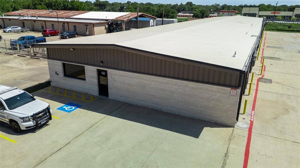 742 Dalworth Drive, #200, Mesquite, TX 75149 742 Dalworth Drive, #200, Mesquite, TX 75149