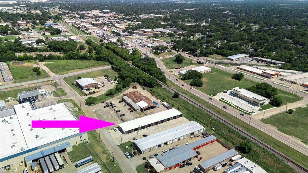 742 Dalworth Drive, #200, Mesquite, TX 75149 742 Dalworth Drive, #200, Mesquite, TX 75149