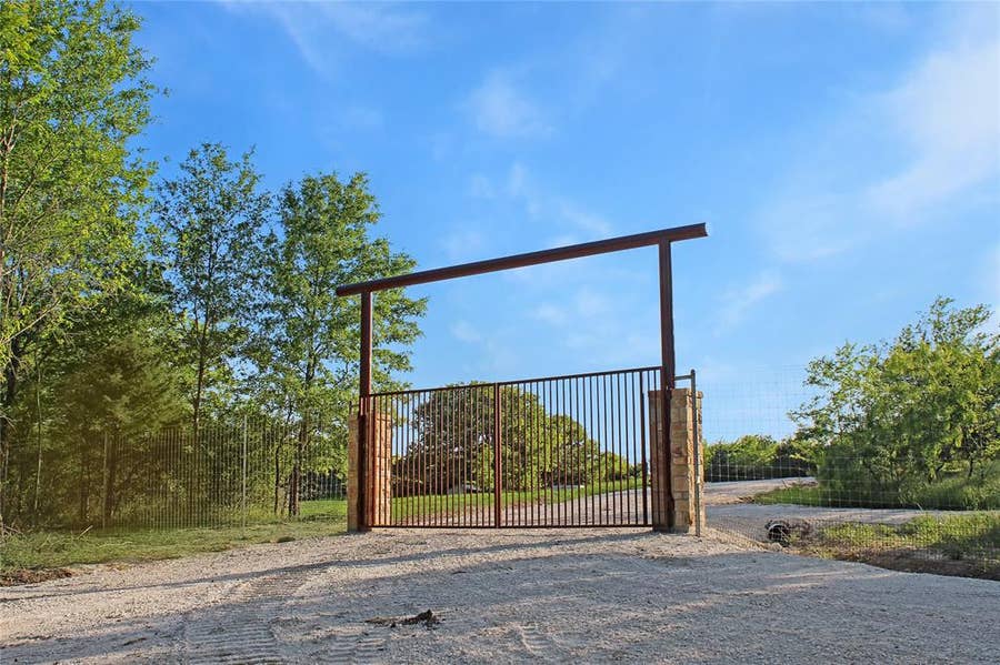 Property photo for 7304 Shady Lane, Scurry, TX