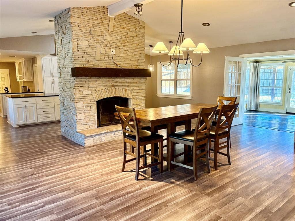 221 La Jolla Drive, Athens, TX 75751 221 La Jolla Drive, Athens, TX 75751