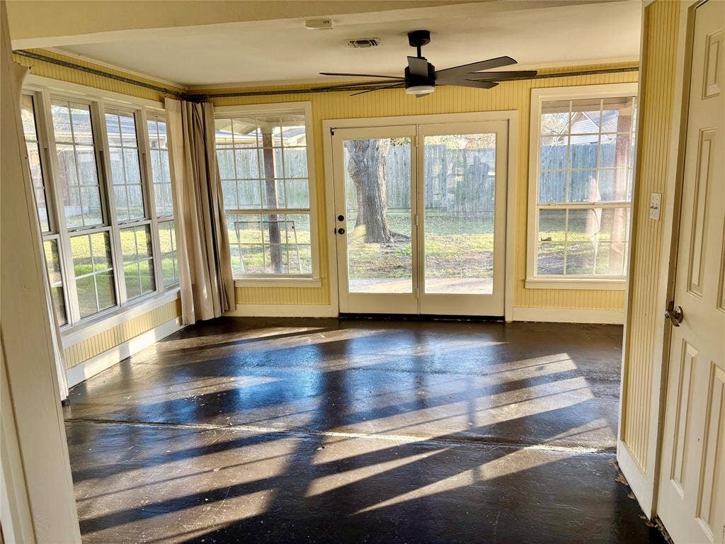 221 La Jolla Drive, Athens, TX 75751 221 La Jolla Drive, Athens, TX 75751