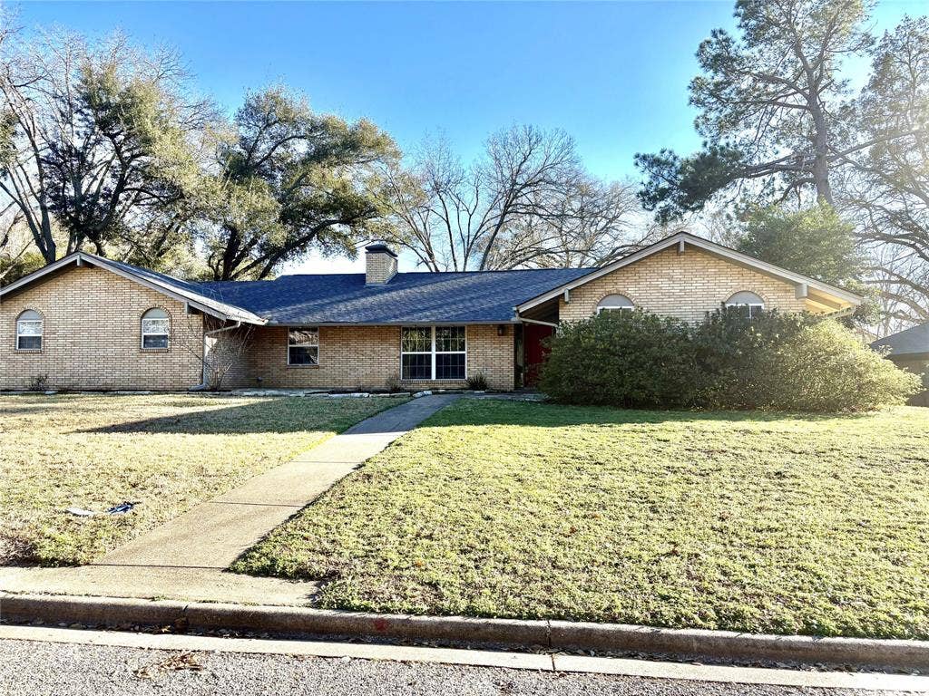 221 La Jolla Drive, Athens, TX 75751 221 La Jolla Drive, Athens, TX 75751