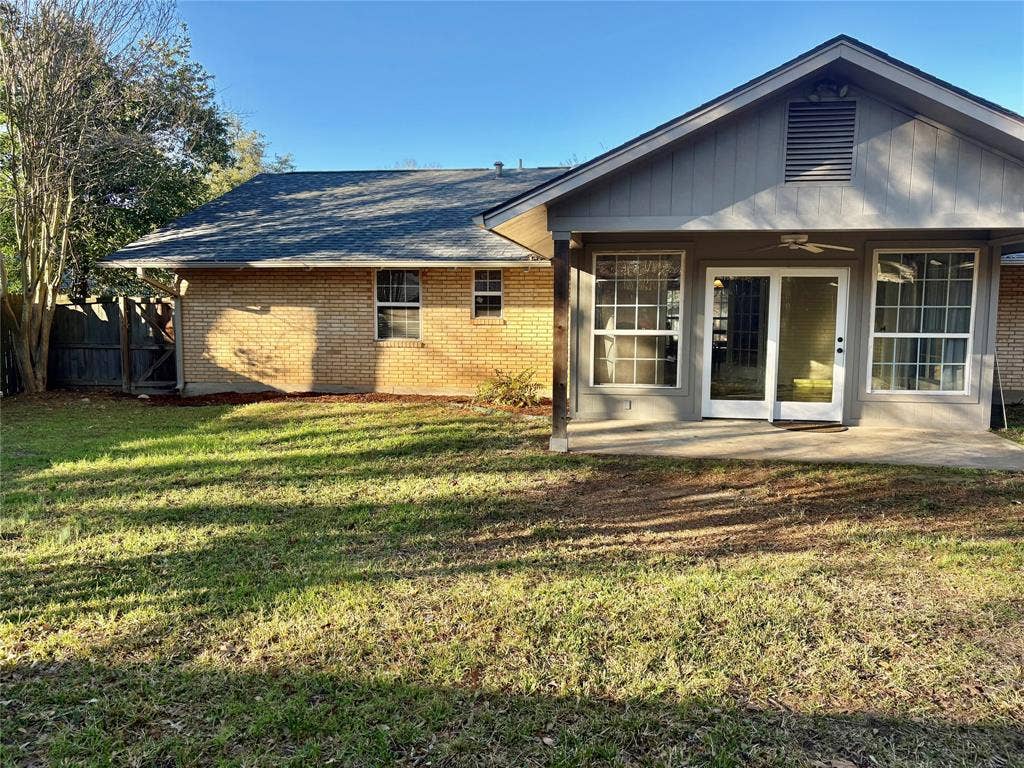 221 La Jolla Drive, Athens, TX 75751 221 La Jolla Drive, Athens, TX 75751