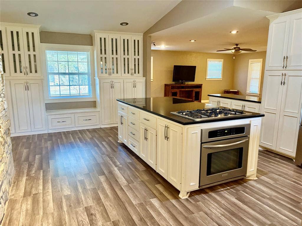 221 La Jolla Drive, Athens, TX 75751 221 La Jolla Drive, Athens, TX 75751