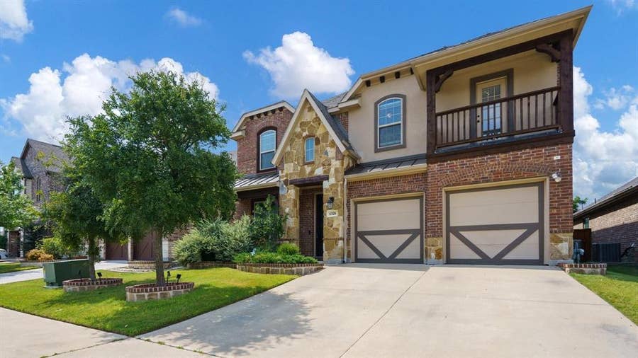 Property photo for 4328 Oak Chase Drive, Fort Worth, TX