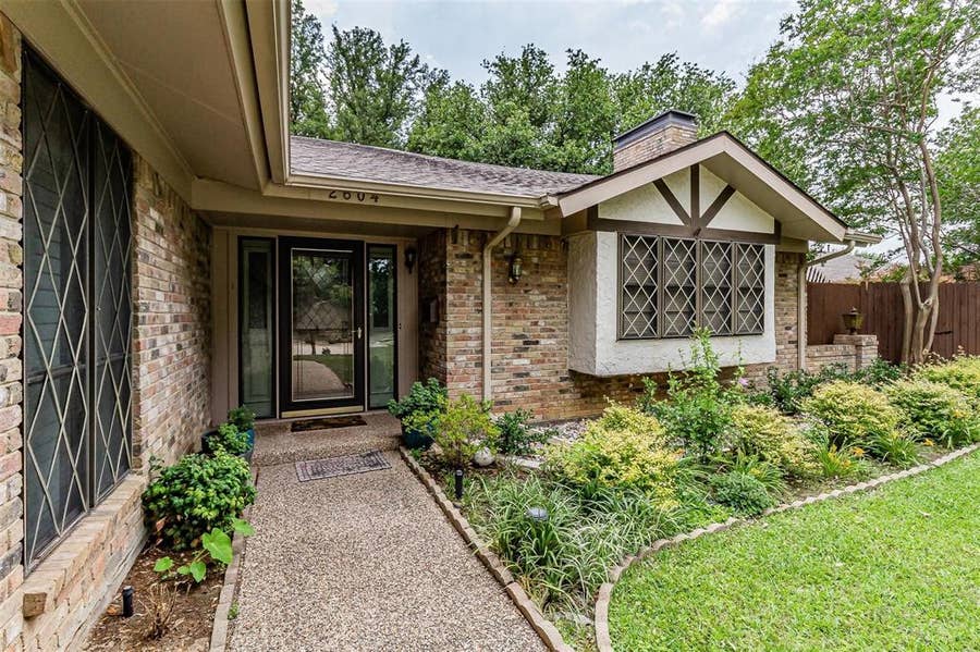 Property photo for 2604 Twinpost Court, Irving, TX