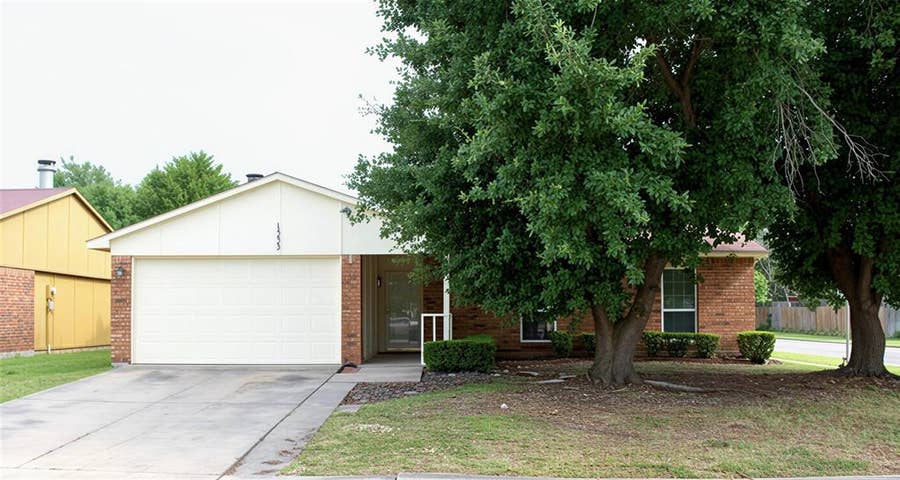 Property photo for 1533 Santa Fe Trail, Grand Prairie, TX