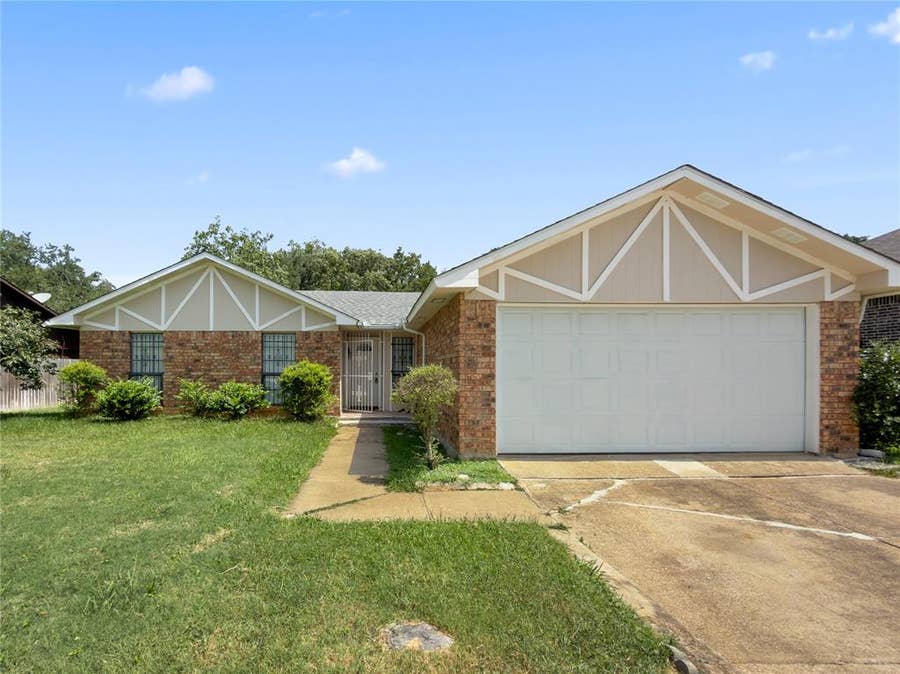 Property photo for 7717 Acapulco Road, Fort Worth, TX