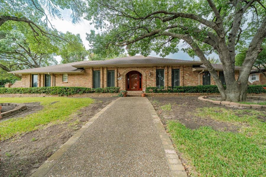 Property photo for 9511 Fallbrook Drive, Dallas, TX
