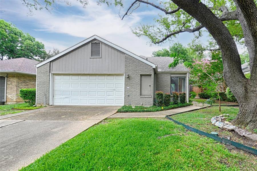 Property photo for 14900 Le Grande Drive, Addison, TX