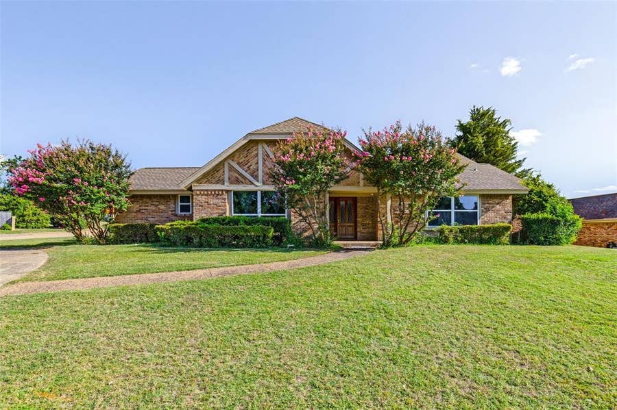 Property photo for 7126 Fernmeadow Circle, Dallas, TX