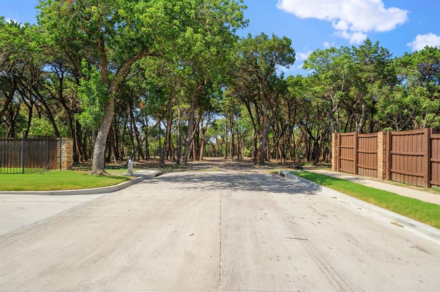 Property photo for 600 W Fm 1382, Cedar Hill, TX