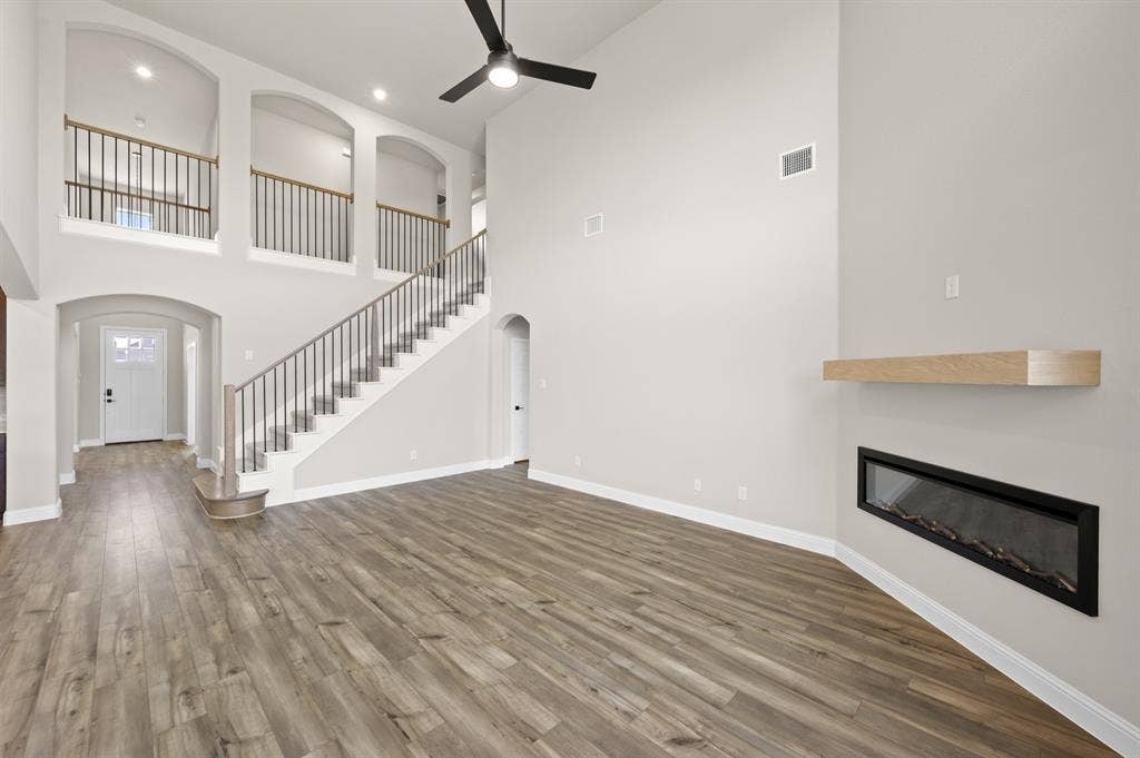 DFW-Redden Farms-Concept 3135-404 Brahman Lane-Living Room-Risewell Homes