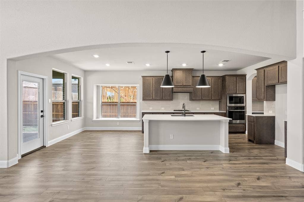 DFW-Redden Farms-Concept 3135-404 Brahman Lane-Kitchen-Risewell Homes-3