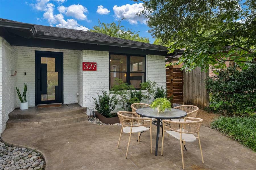 Property photo for 327 Bon Aire Drive, Dallas, TX