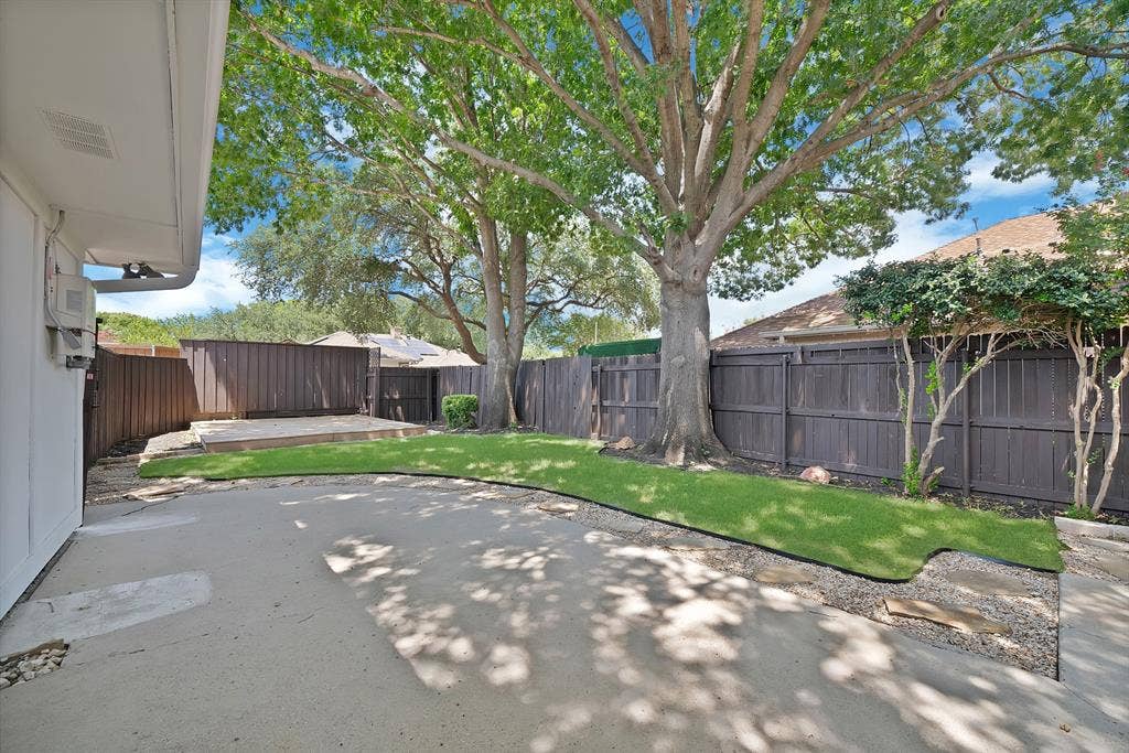 4021 San Mateo Drive, Plano, TX 75093 4021 San Mateo Drive, Plano, TX 75093