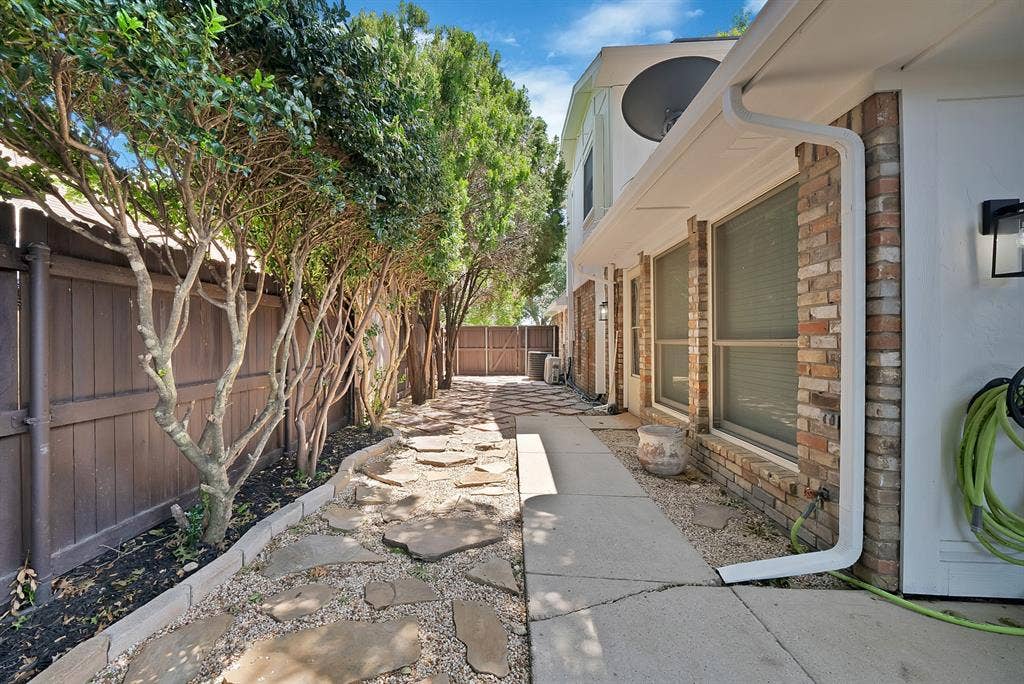 4021 San Mateo Drive, Plano, TX 75093 4021 San Mateo Drive, Plano, TX 75093