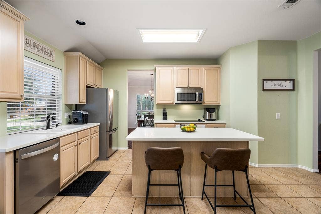 3019 Saint Amanda Drive, Mansfield, TX 76063 3019 Saint Amanda Drive, Mansfield, TX 76063