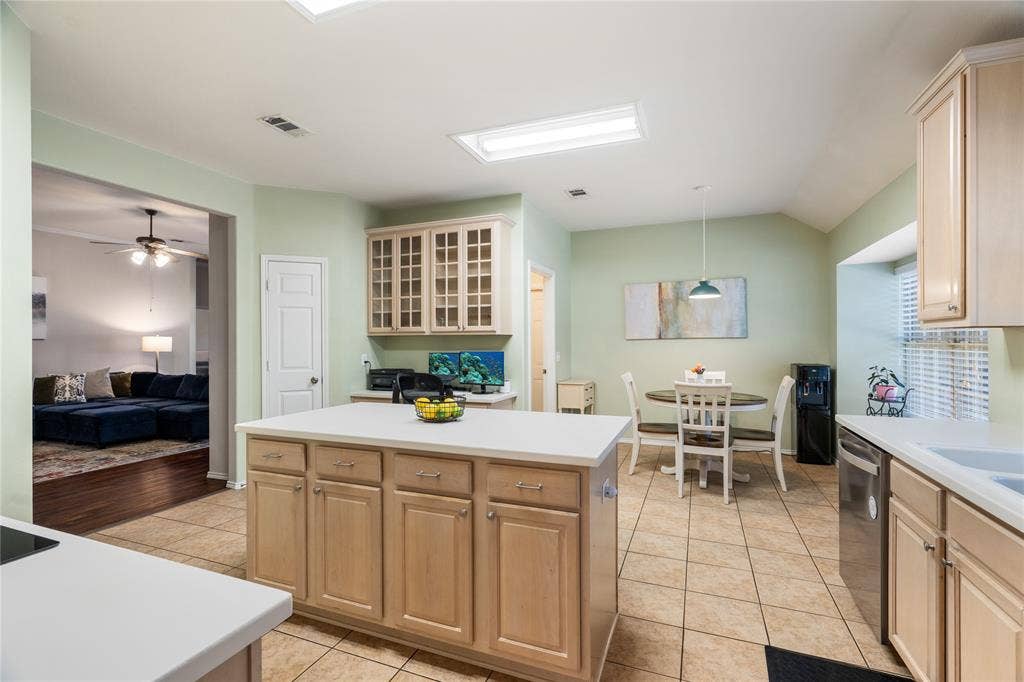 3019 Saint Amanda Drive, Mansfield, TX 76063 3019 Saint Amanda Drive, Mansfield, TX 76063