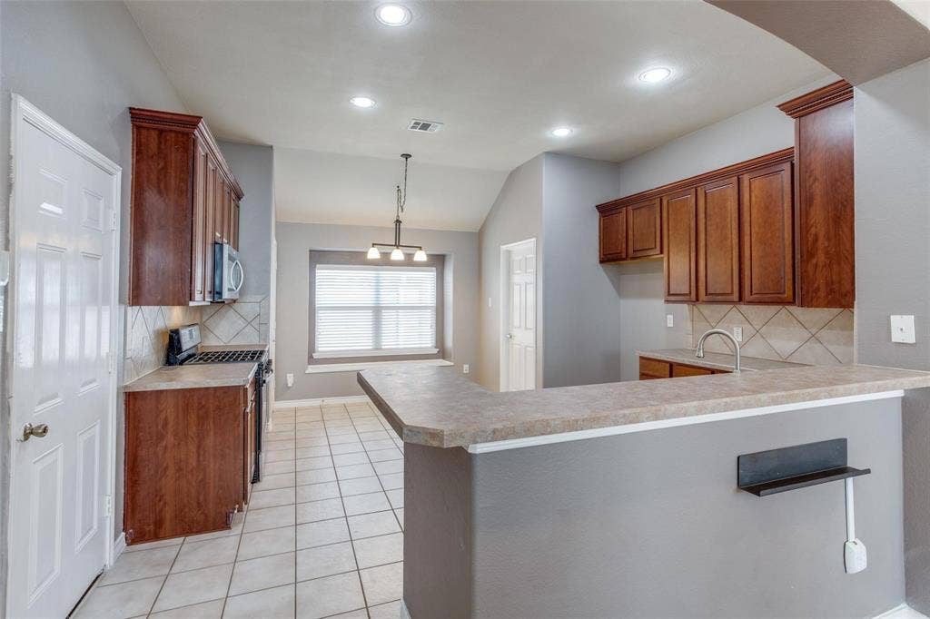 1627 Summerfield Drive, Allen, TX 75002 1627 Summerfield Drive, Allen, TX 75002