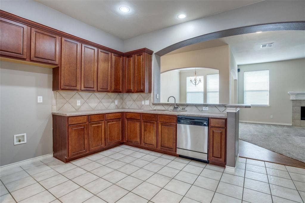 1627 Summerfield Drive, Allen, TX 75002 1627 Summerfield Drive, Allen, TX 75002