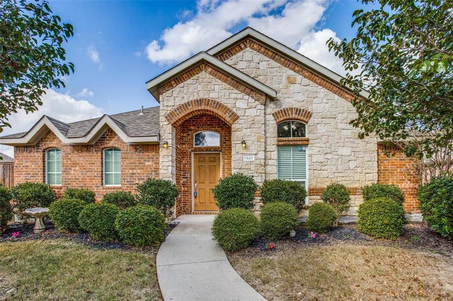Property photo for 1627 Summerfield Drive, Allen, TX
