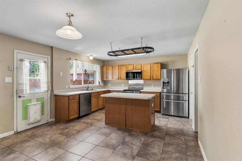 2217 Eisenhower Drive, McKinney, TX 75071