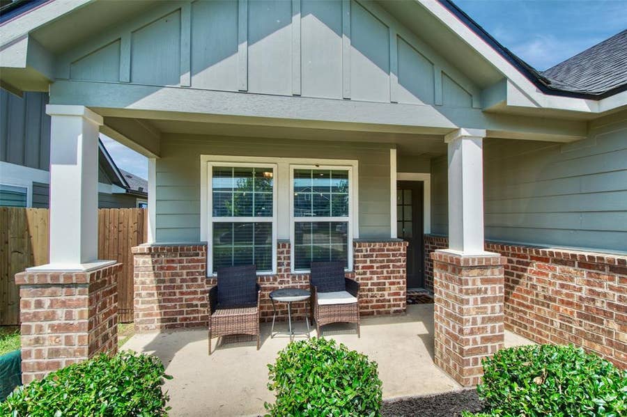 Property photo for 429 Travis Drive, McGregor, TX