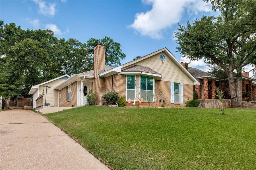 Property photo for 4108 Sunday Hill Drive, Arlington, TX