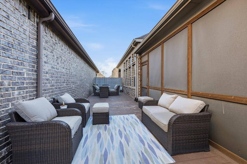 904 10th Street, Argyle, TX 76226 904 10th Street, Argyle, TX 76226