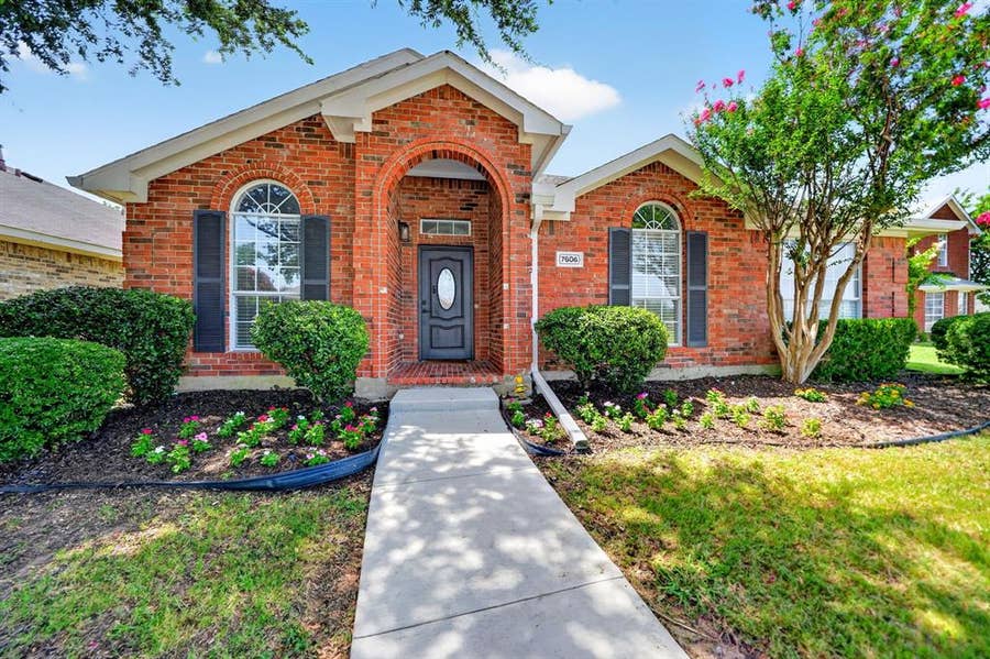 Property photo for 7606 Harbor Drive, Rowlett, TX