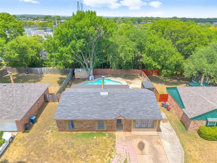 Property photo for 1832 Steinburg Lane, Fort Worth, TX