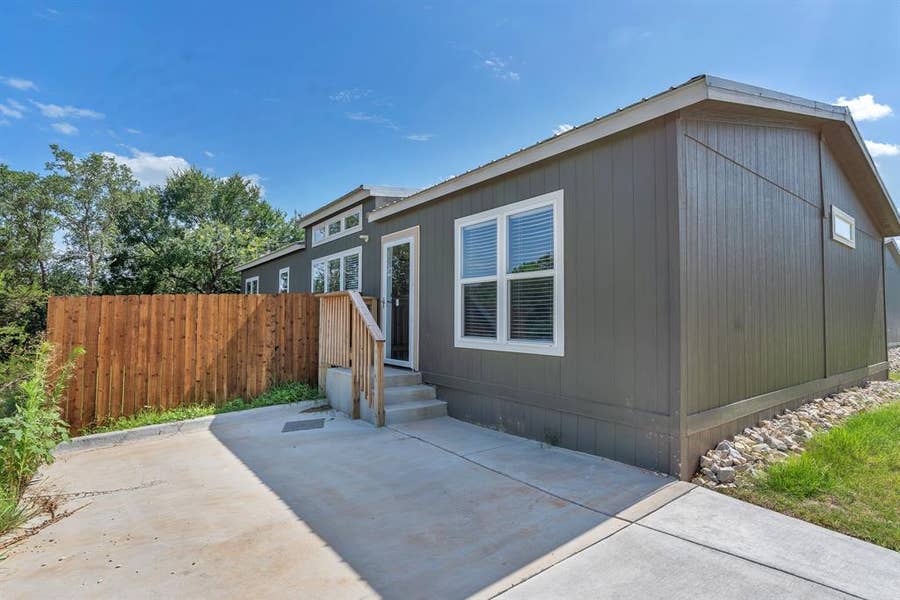 Property photo for 815 Thicket Trail, Granbury, TX