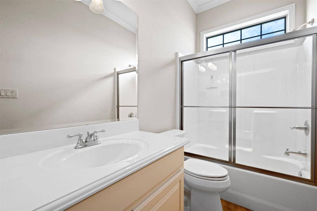 1009 Summerlin Drive, Granbury, TX 76048 1009 Summerlin Drive, Granbury, TX 76048