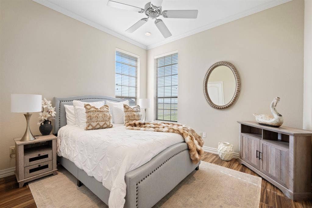 1009 Summerlin Drive, Granbury, TX 76048 1009 Summerlin Drive, Granbury, TX 76048