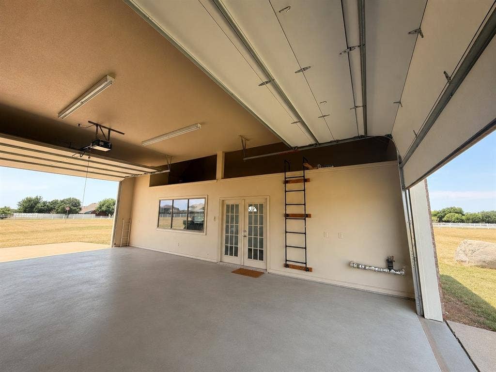 1009 Summerlin Drive, Granbury, TX 76048 1009 Summerlin Drive, Granbury, TX 76048