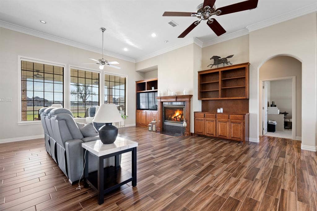 1009 Summerlin Drive, Granbury, TX 76048 1009 Summerlin Drive, Granbury, TX 76048