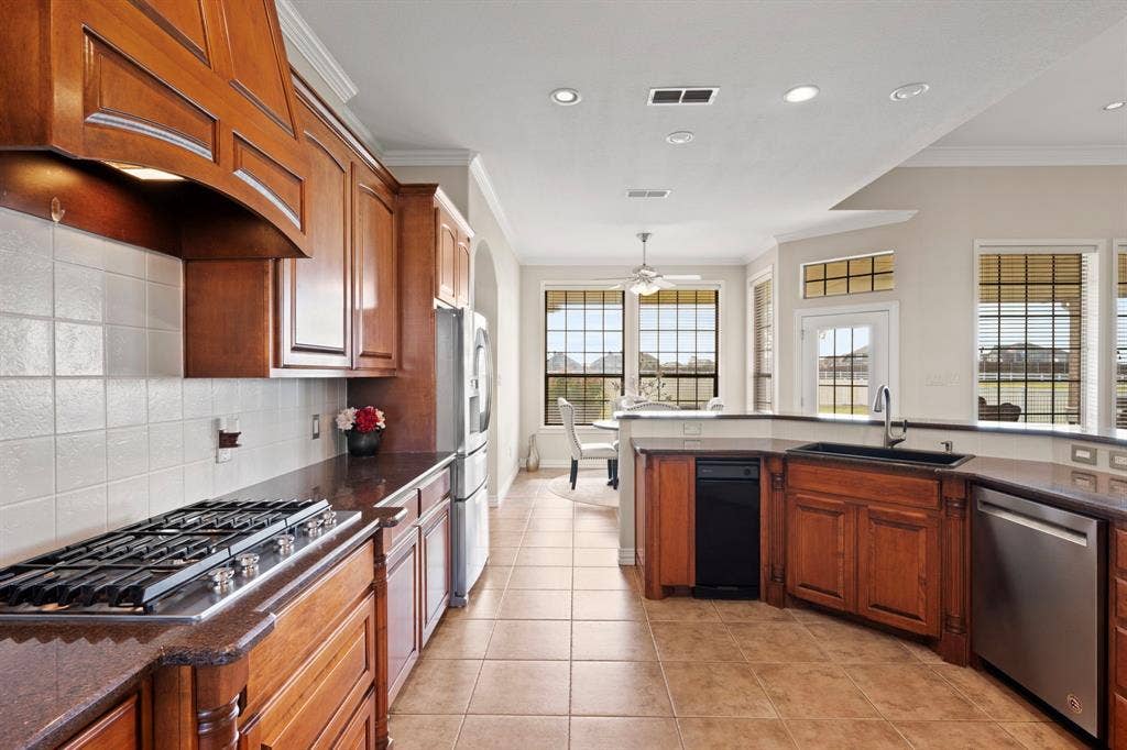 1009 Summerlin Drive, Granbury, TX 76048 1009 Summerlin Drive, Granbury, TX 76048