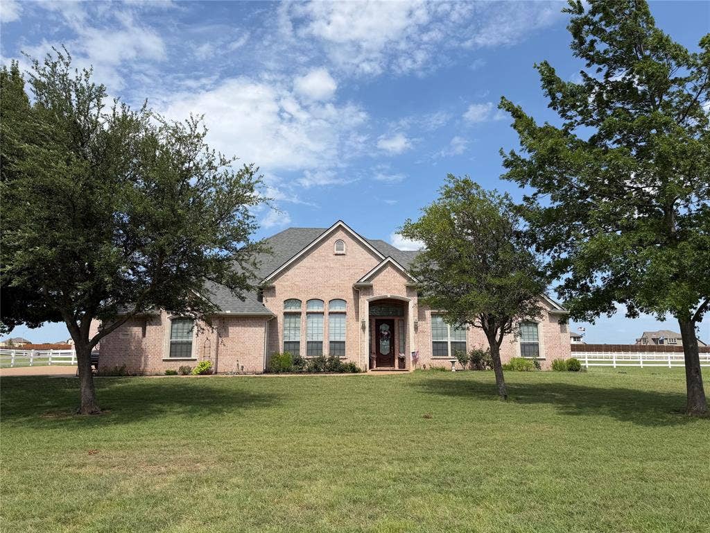 1009 Summerlin Drive, Granbury, TX 76048 1009 Summerlin Drive, Granbury, TX 76048
