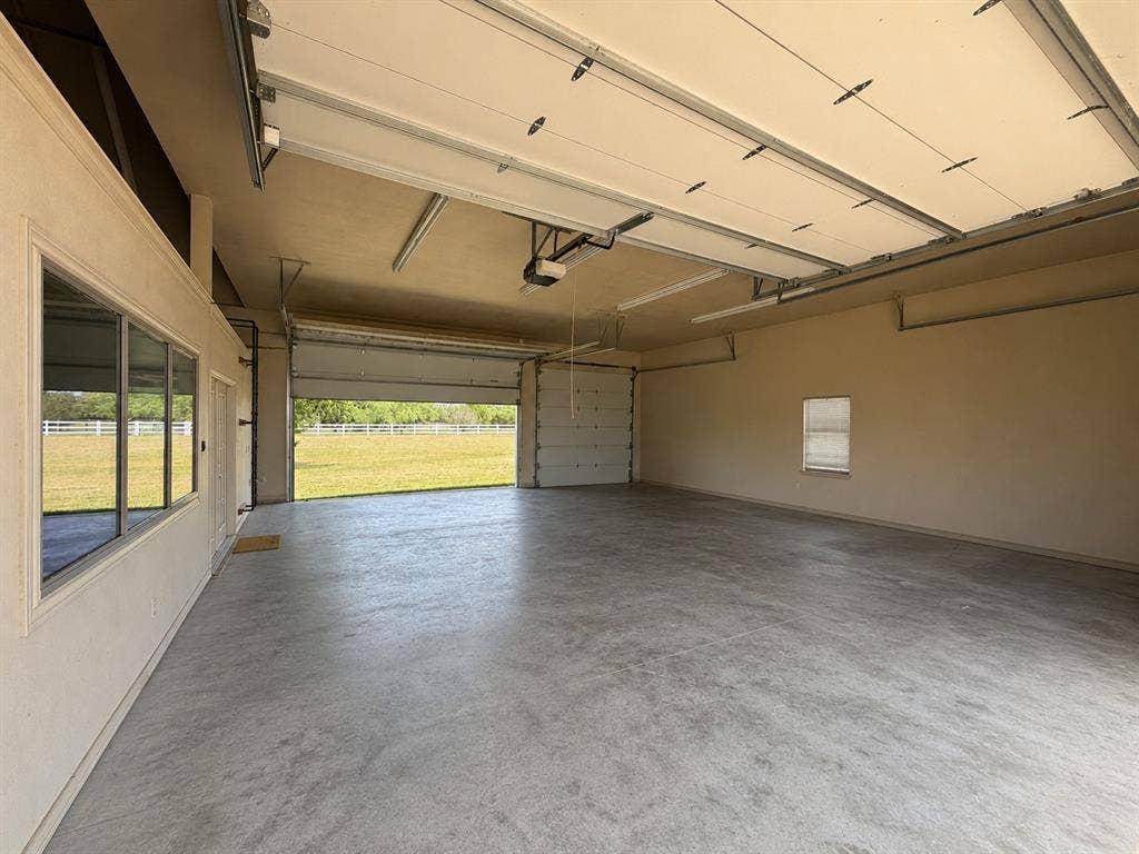 1009 Summerlin Drive, Granbury, TX 76048 1009 Summerlin Drive, Granbury, TX 76048