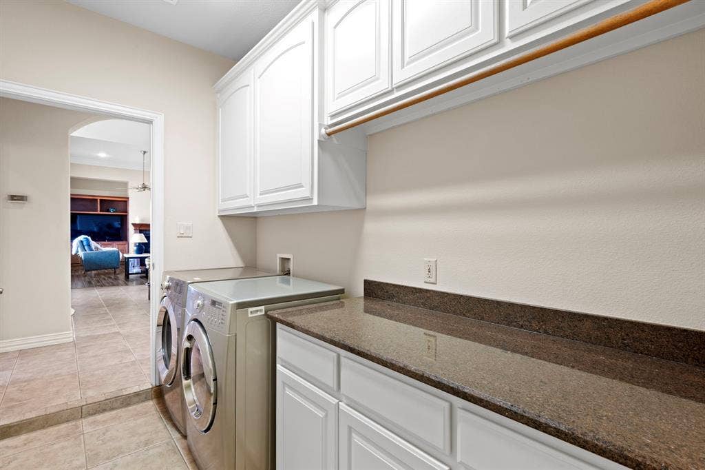 1009 Summerlin Drive, Granbury, TX 76048 1009 Summerlin Drive, Granbury, TX 76048