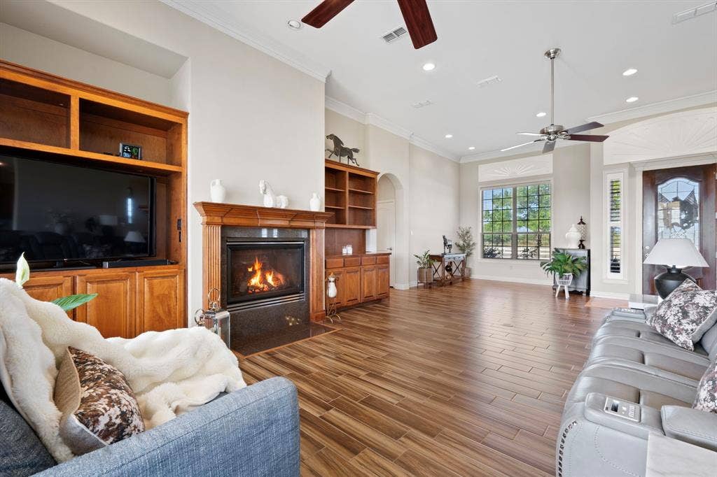 1009 Summerlin Drive, Granbury, TX 76048 1009 Summerlin Drive, Granbury, TX 76048