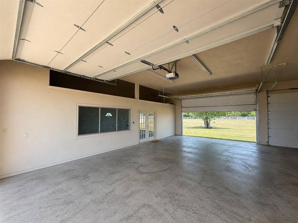1009 Summerlin Drive, Granbury, TX 76048 1009 Summerlin Drive, Granbury, TX 76048