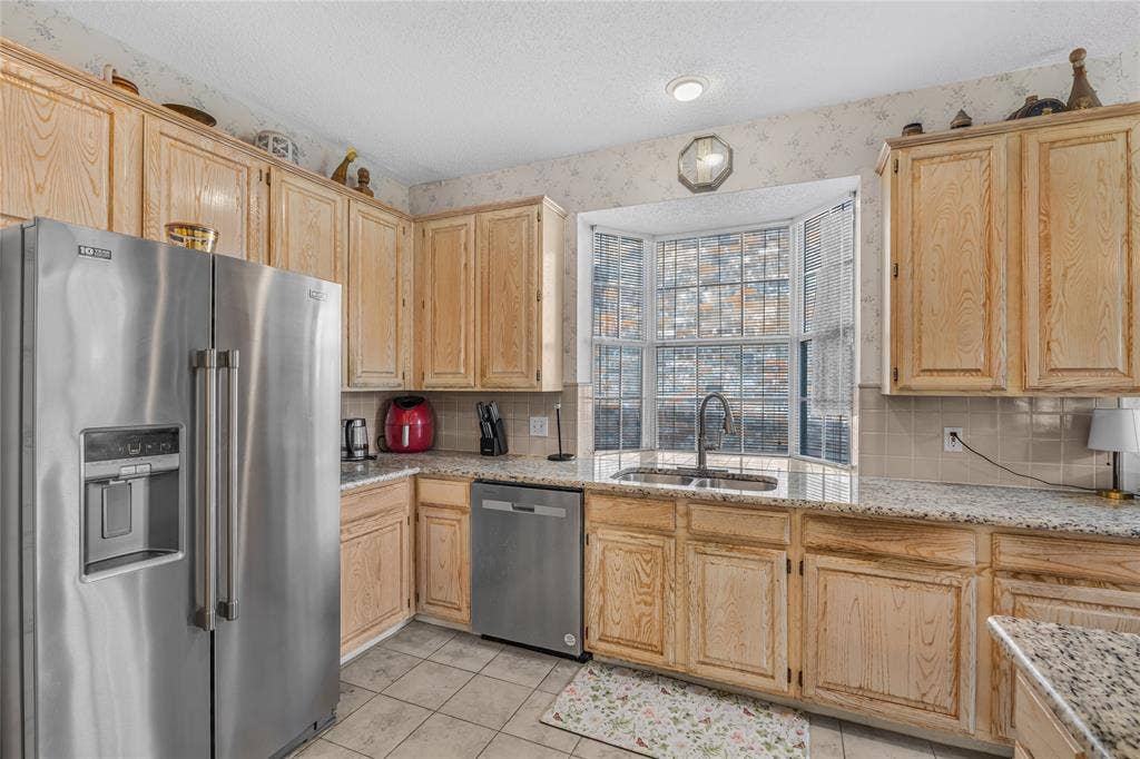 4105 Crest Ridge Drive, Irving, TX 75061 4105 Crest Ridge Drive, Irving, TX 75061